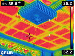 赤い部分が天井の無断熱の写真